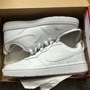 White Nike Court Borough 7W
